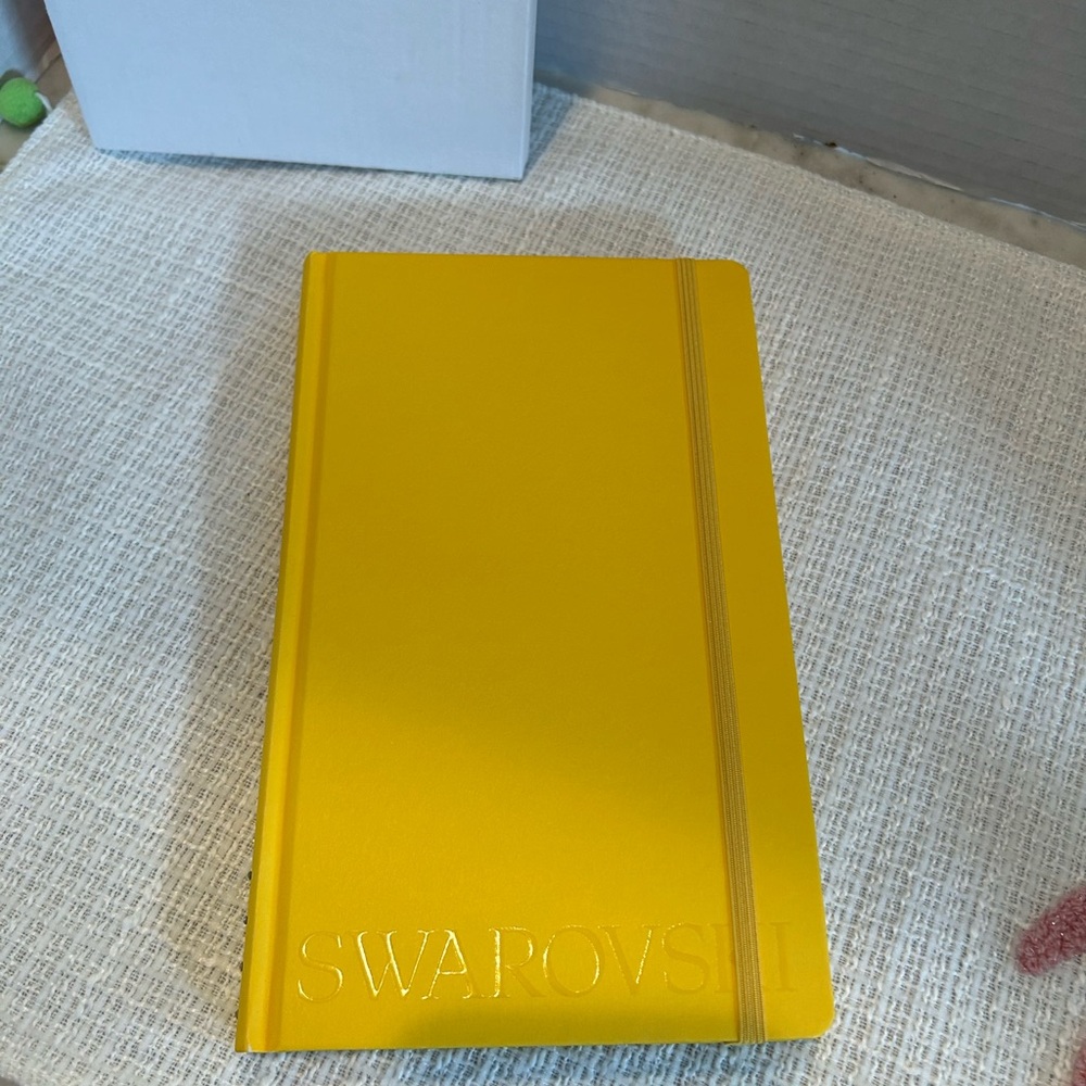 Swarovski Crystal Yellow Notebook / Journal New
Swarovski crystals on spine